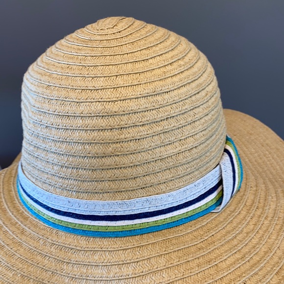 Pretty straw sun hat. New! - Picture 2 of 3